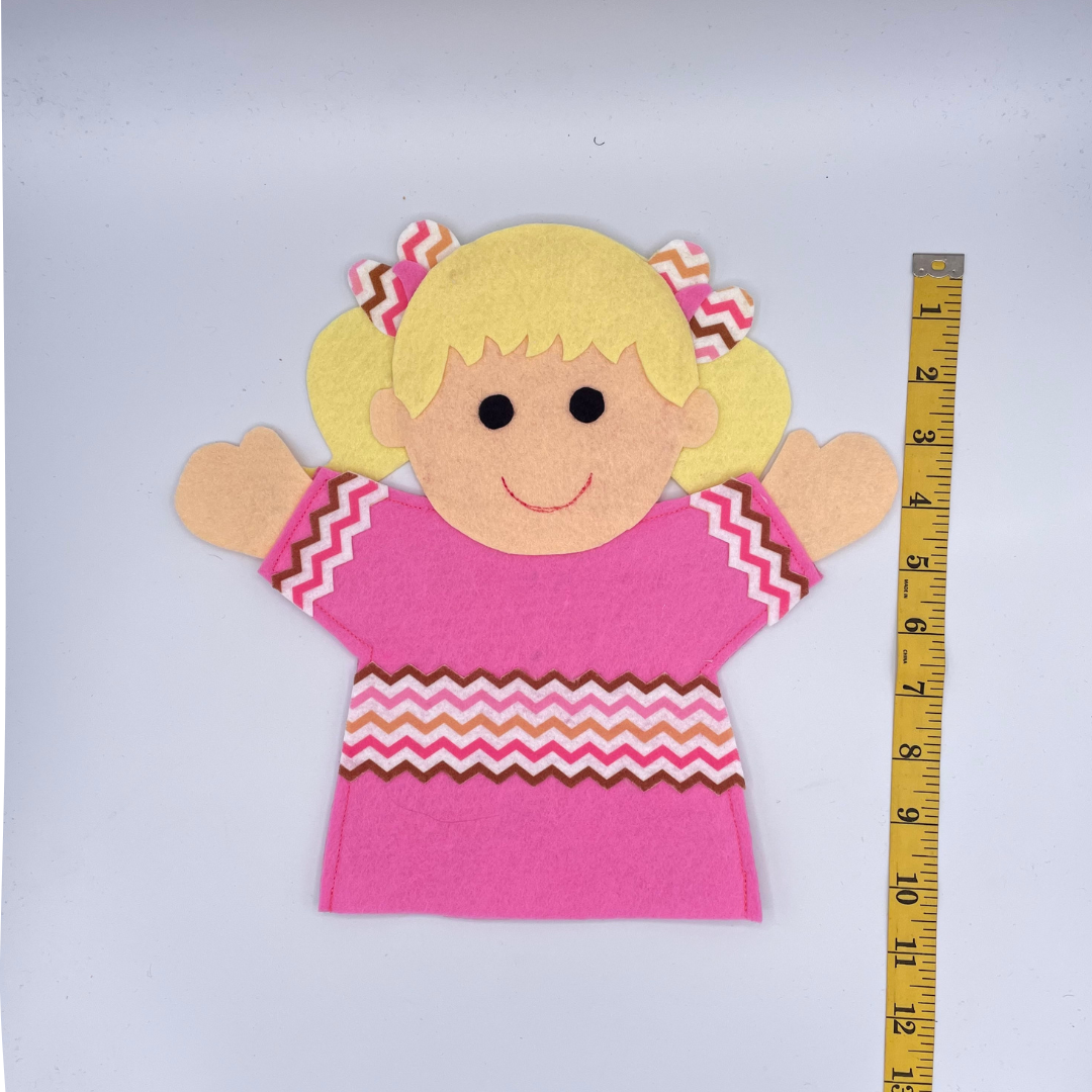 Paper Dolls with Clothes and Accessories - 5 dolls 42 clothes